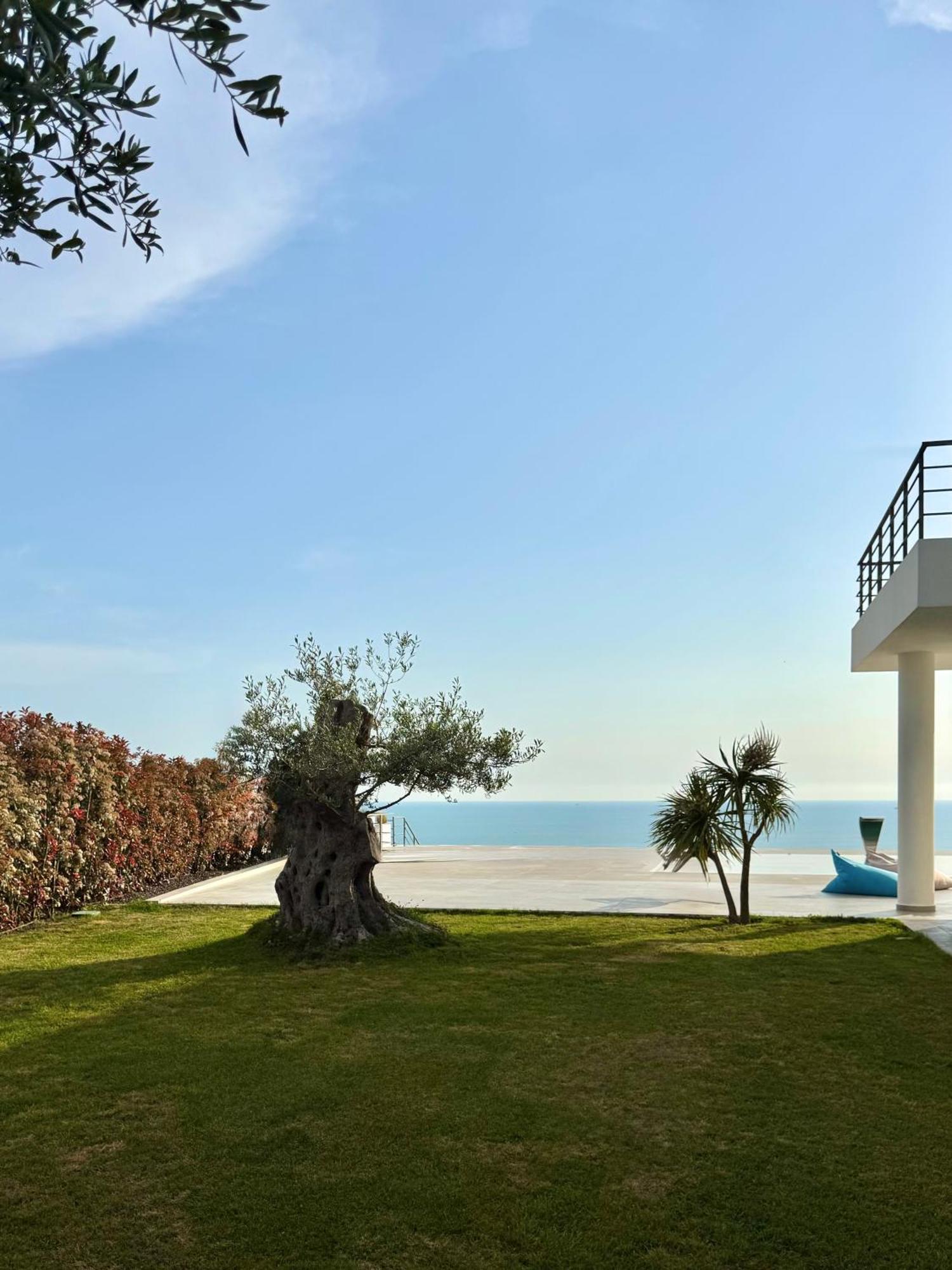 Villa Esmi Durres Kryemëdhenji Exterior photo