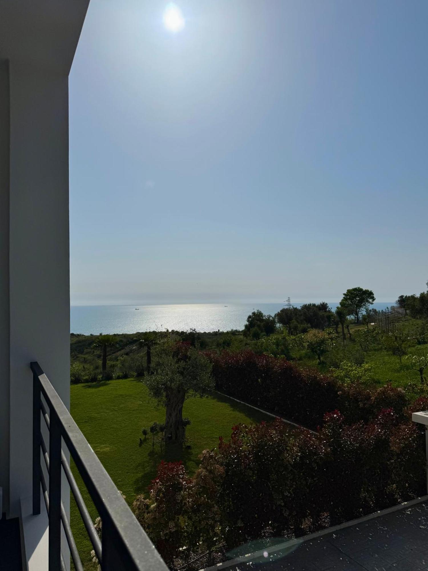 Villa Esmi Durres Kryemëdhenji Exterior photo
